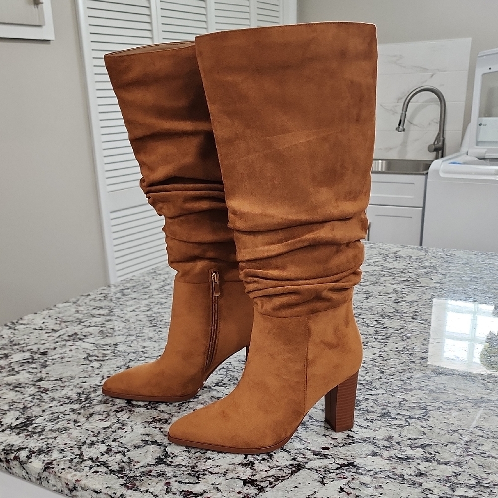 Erocalli Suede-Like Knee-High Slouch Boots. Women's Size 8. Chunky Heel. Brown